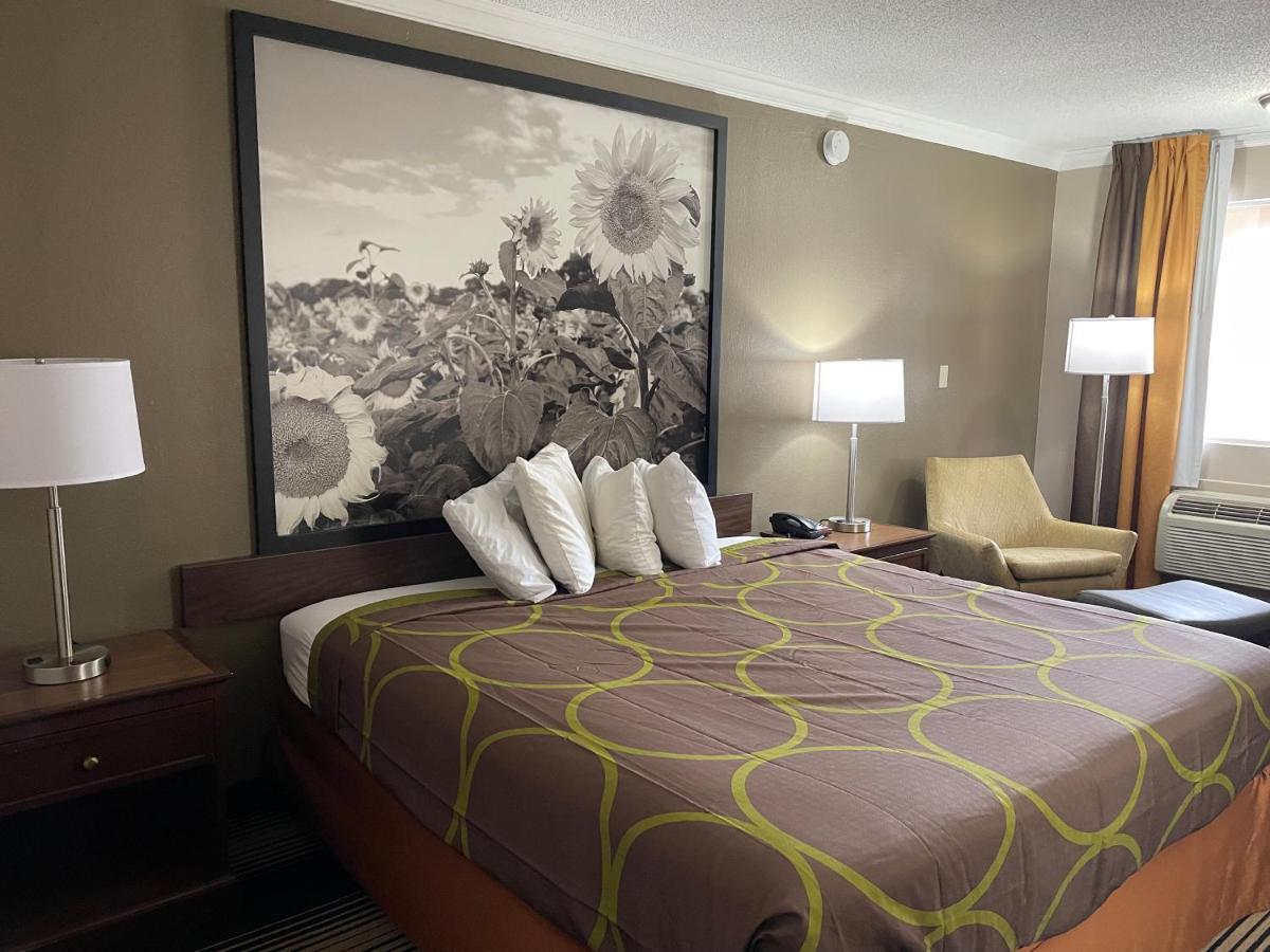 Deluxe Inn & Suites Junction City Exterior foto